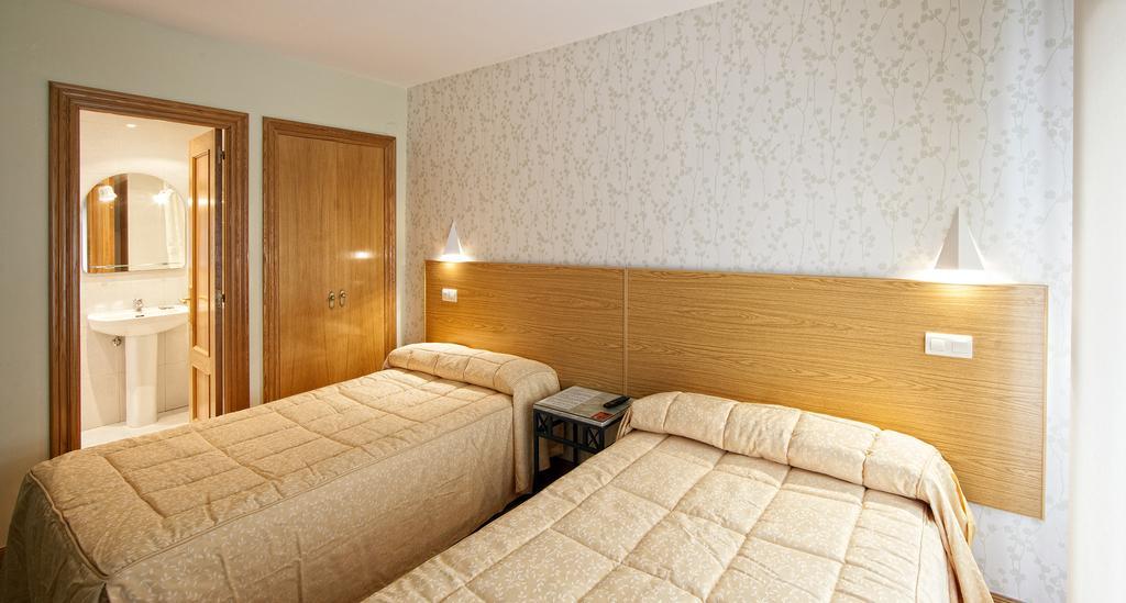 Hostal Bezana Burgo Habitación foto